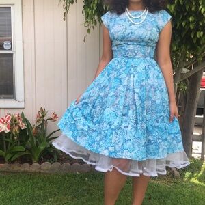 Vintage 1950s blue floral dress